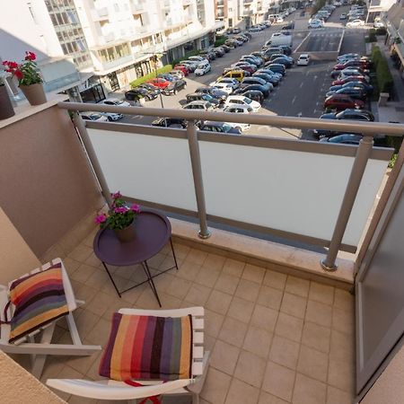 Lux City Apartment With Parking بودغوريتْسا المظهر الخارجي الصورة