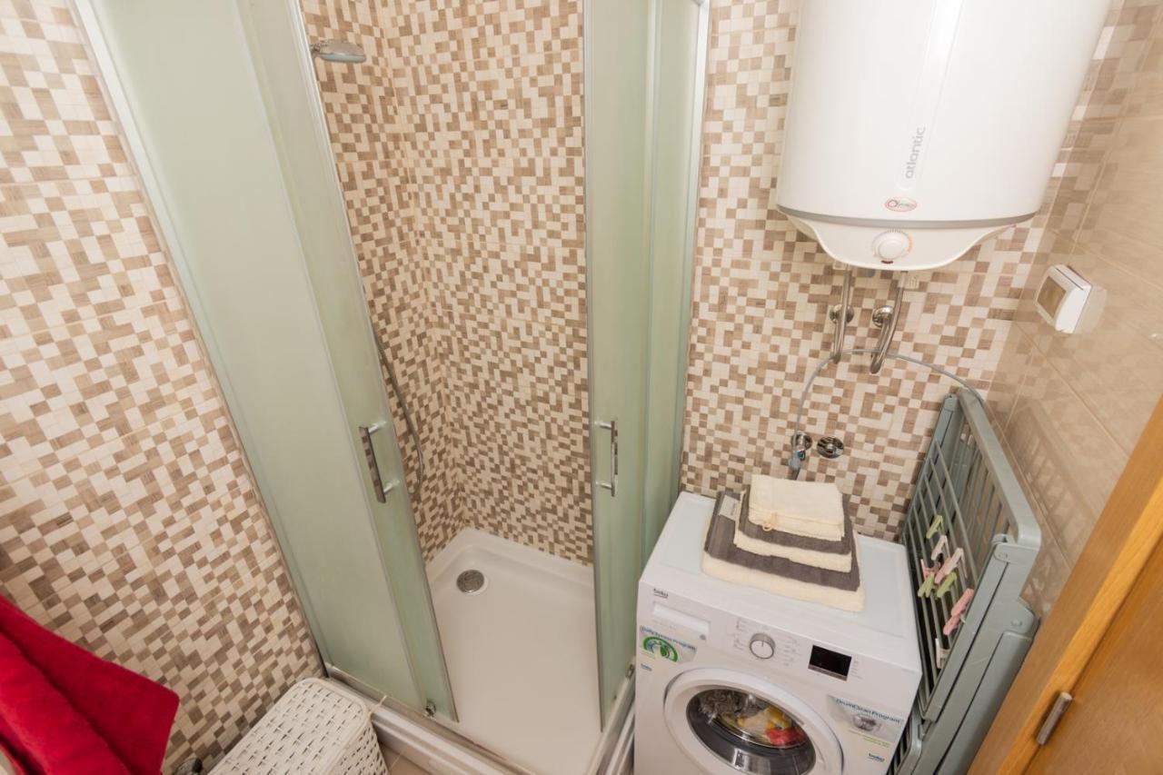 Lux City Apartment With Parking بودغوريتْسا المظهر الخارجي الصورة