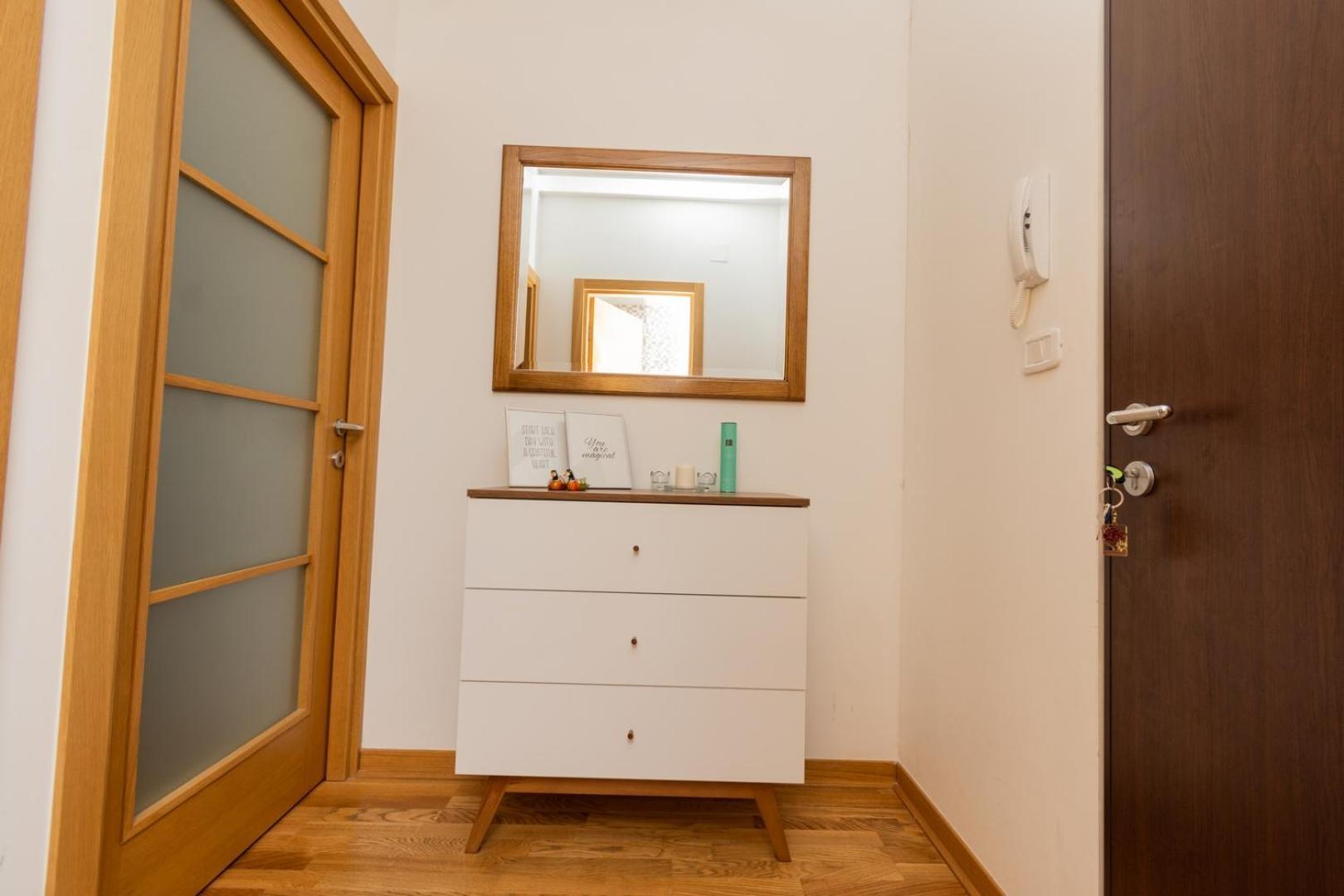 Lux City Apartment With Parking بودغوريتْسا المظهر الخارجي الصورة