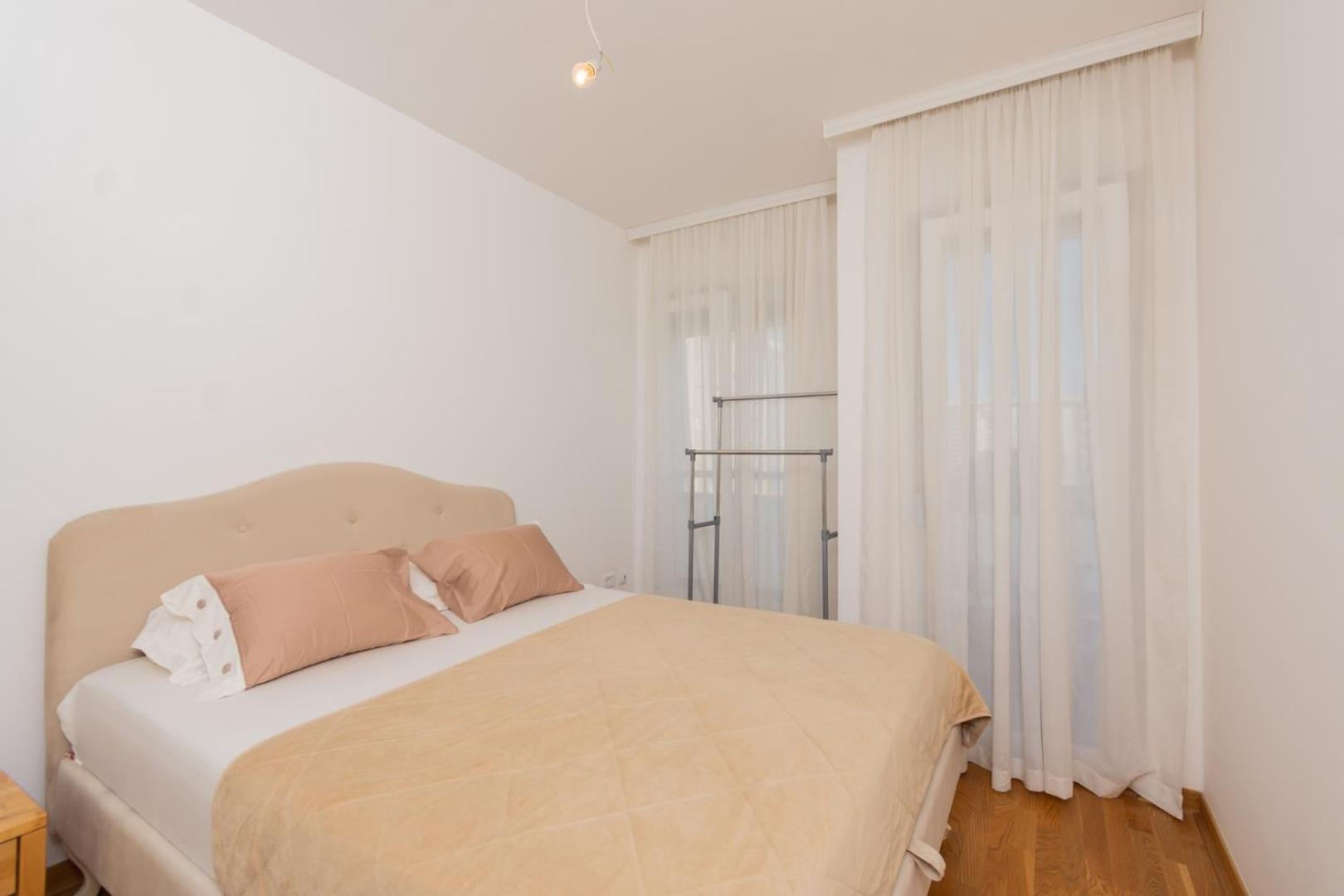 Lux City Apartment With Parking بودغوريتْسا المظهر الخارجي الصورة
